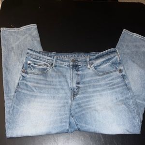 American Eagle Men’s Straight Leg Airflex+ Light Wash Jeans